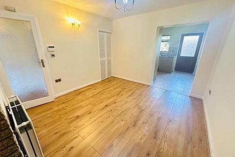 2 bedroom end of terrace house to rent, Beacon Road, Birmingham