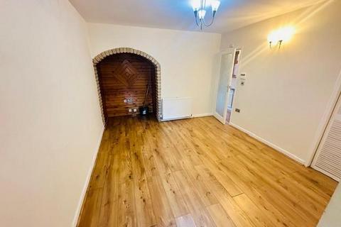 2 bedroom end of terrace house to rent, Beacon Road, Birmingham