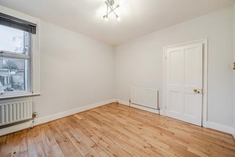 2 bedroom maisonette to rent, Courtney Road, London, SW19