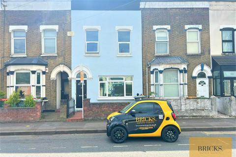 3 bedroom house to rent, Dames Road, London E7