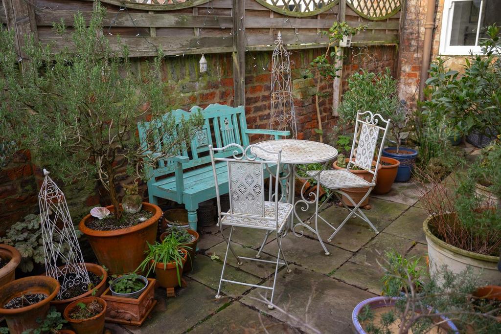 Courtyard Garden