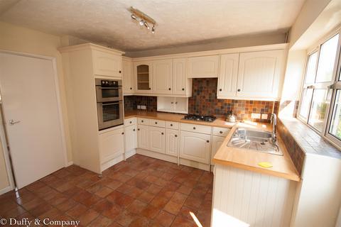 4 bedroom terraced house to rent, America Lane, Haywards Heath, West Sussex