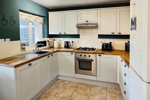 3 bedroom semi-detached house for sale, Denmark Avenue, Woodley, Reading