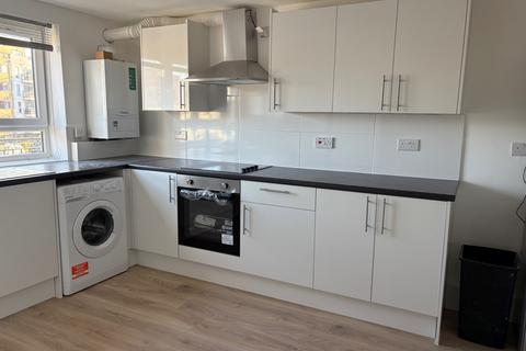 3 bedroom apartment to rent, Fox Close, London, E16