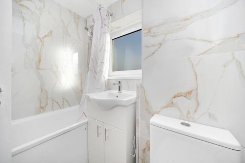 3 bedroom apartment to rent, Fox Close, London, E16