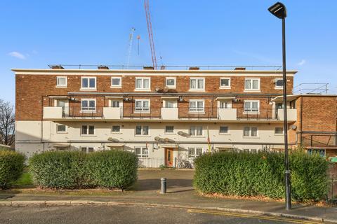 3 bedroom apartment to rent, Fox Close, London, E16