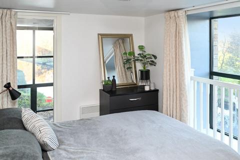 2 bedroom apartment to rent, Meadow Road, Apperley Bridge