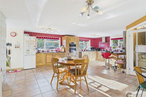 4 bedroom detached house for sale, Woodland Road, Denbury