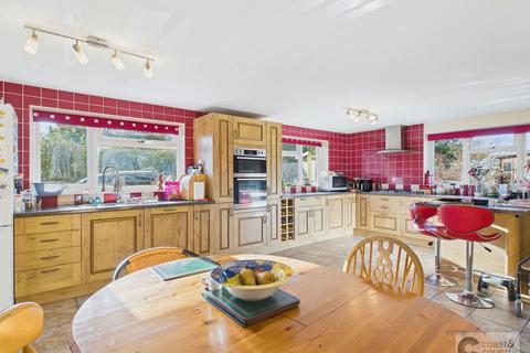 4 bedroom detached house for sale, Woodland Road, Denbury