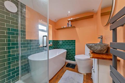 2 bedroom cottage for sale, Inkerman Road, St. Albans