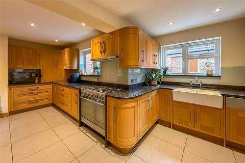 4 bedroom semi-detached house for sale, Woodland Drive, St. Albans, Hertfordshire, AL4