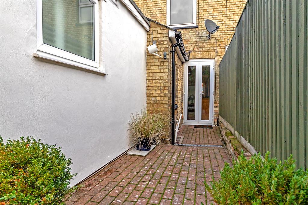 19 Thornton Street-32.jpg