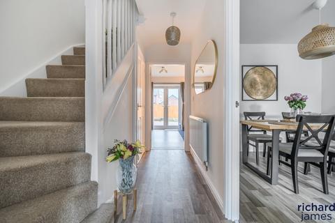 4 bedroom terraced house for sale, Malone Avenue, St. Andrews Ridge, Swindon, SN25
