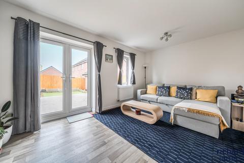 4 bedroom terraced house for sale, Malone Avenue, St. Andrews Ridge, Swindon, SN25