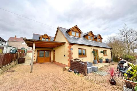 undefined, Maeslan, Llanelli SA15