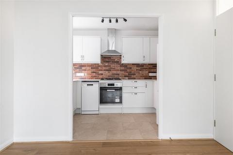 1 bedroom flat to rent, Grove Road, Sutton