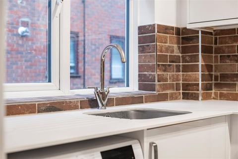 1 bedroom flat to rent, Grove Road, Sutton