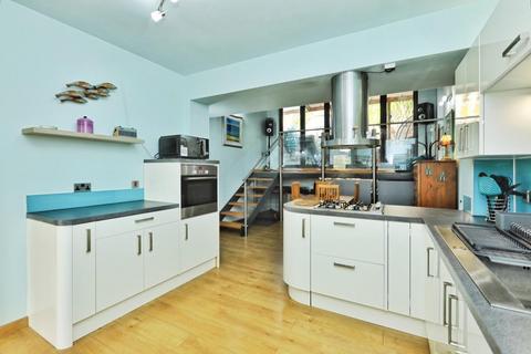 3 bedroom end of terrace house for sale, Underwood Road, Woodseats, Sheffield, S8 8TH