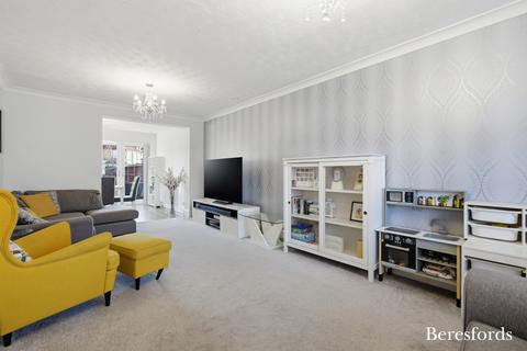 3 bedroom semi-detached house for sale, Coronation Drive, Hornchurch, RM12