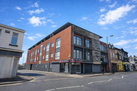 undefined, Liverpool L19