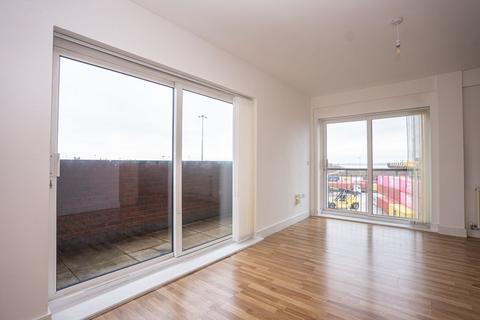 undefined, Liverpool L19
