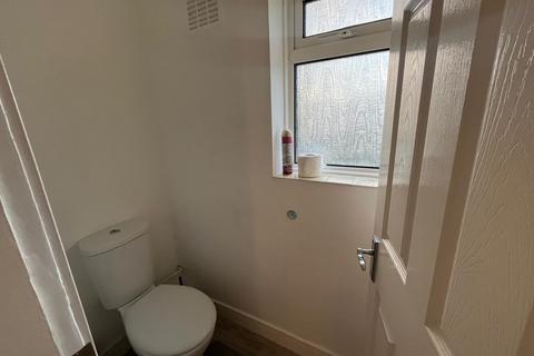 3 bedroom terraced house to rent, Hawthorn Avenue, Colchester CO4