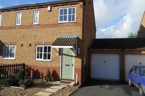 2 bedroom semi-detached house to rent, Astbury Close, Turnberry, Bloxwich