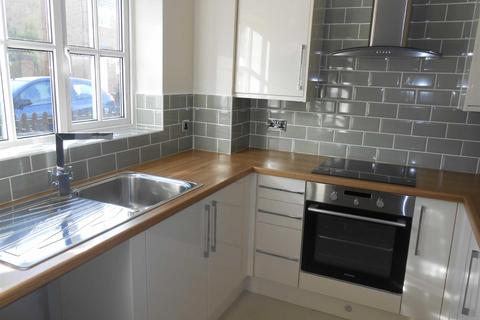 2 bedroom semi-detached house to rent, Astbury Close, Turnberry, Bloxwich