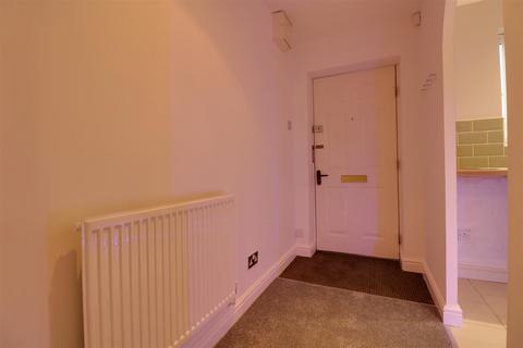 2 bedroom semi-detached house to rent, Astbury Close, Turnberry, Bloxwich