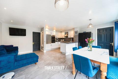 undefined, Guardian Close, Hornchurch, RM11