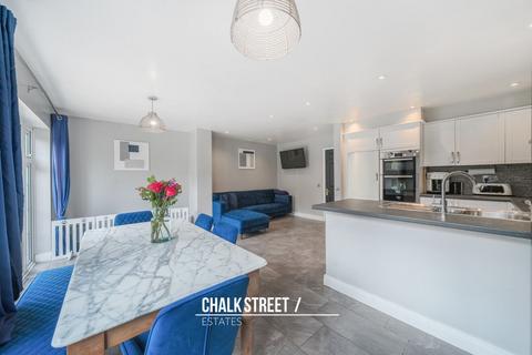 undefined, Guardian Close, Hornchurch, RM11