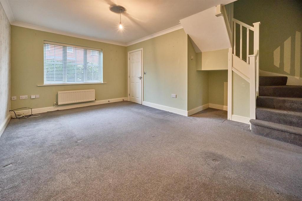 Lounge to front