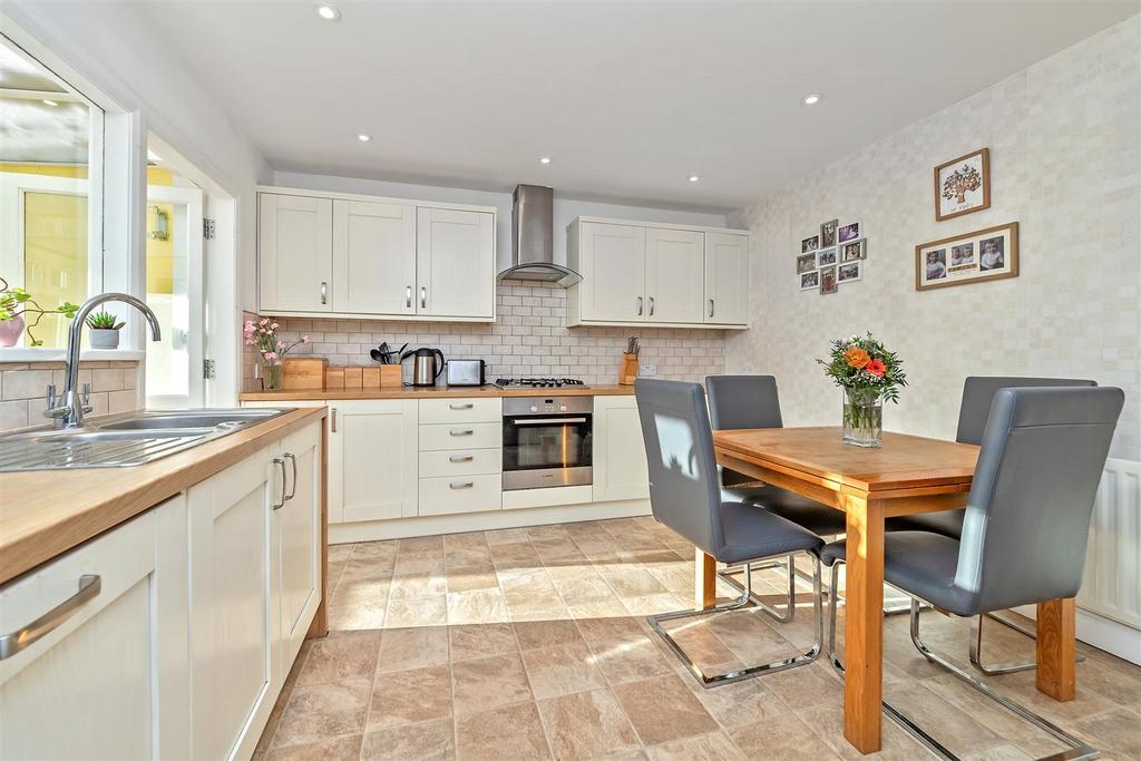 26 Kitchener Close-14.jpg