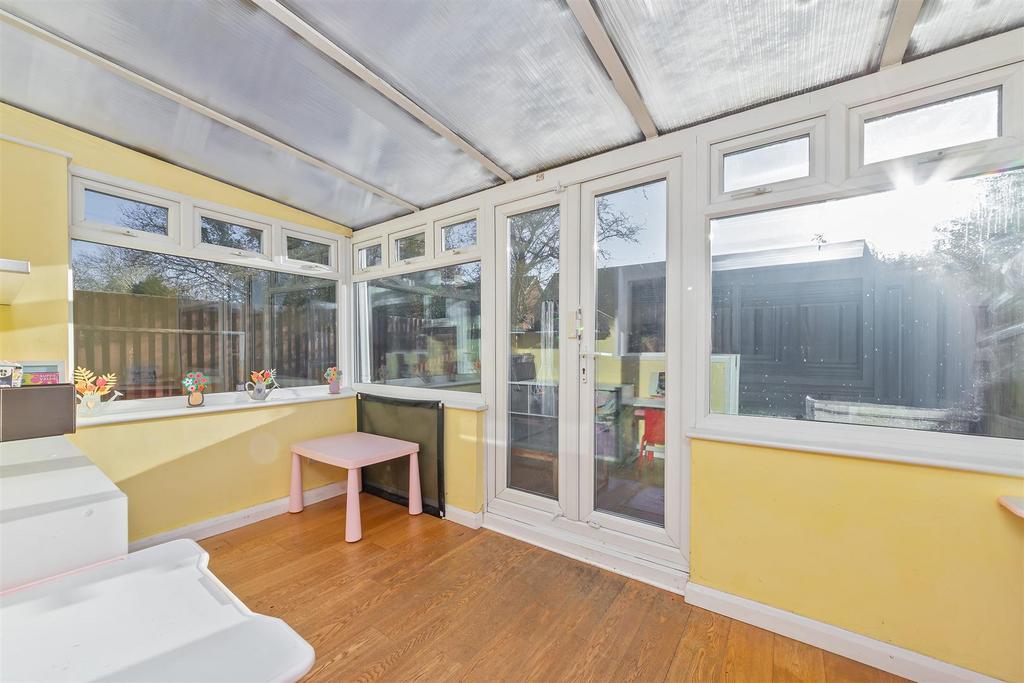 26 Kitchener Close-19.jpg