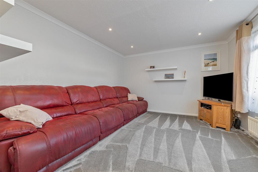 26 Kitchener Close-11.jpg
