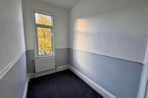 2 bedroom flat to rent, Northview Drive, Westcliff-On-Sea