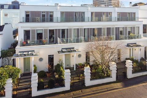 4 bedroom terraced house for sale, Trafalgar Street, Cheltenham, Gloucestershire, GL50