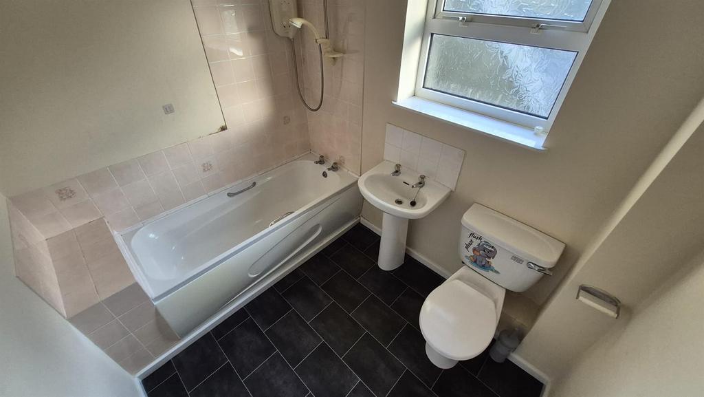 F4-9 MS Bathroom 1.jpeg