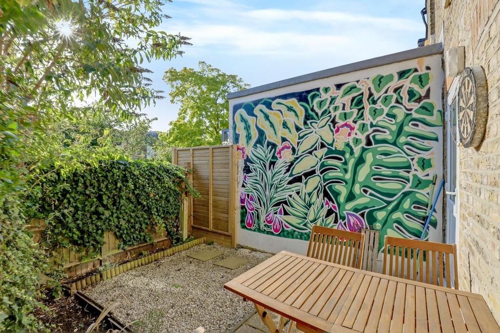 01-8d82 JHProp World - 97a Venner Road - 39-medium.j