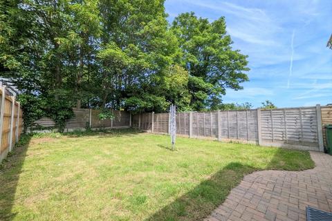 3 bedroom detached house for sale, Chestnut Drive South, Leigh
