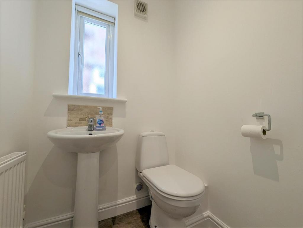 Cloakroom/wc