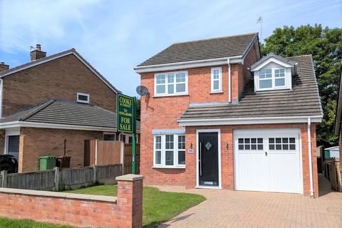 3 bedroom detached house for sale, Chestnut Drive South, Leigh