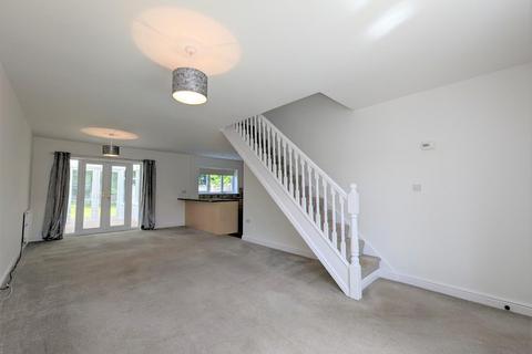 3 bedroom detached house for sale, Chestnut Drive South, Leigh