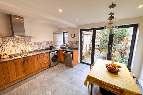 4 bedroom terraced house for sale, Lucknow Street, Plumstead, London, SE18 2SN