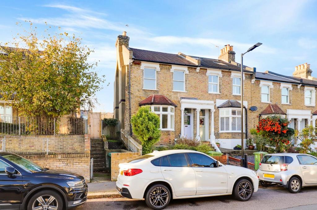 07-db2f JHProp World - 112 Friern Road - 43.jpg