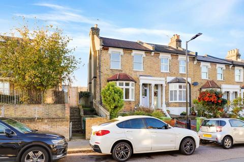 4 bedroom end of terrace house for sale, Friern Road, London