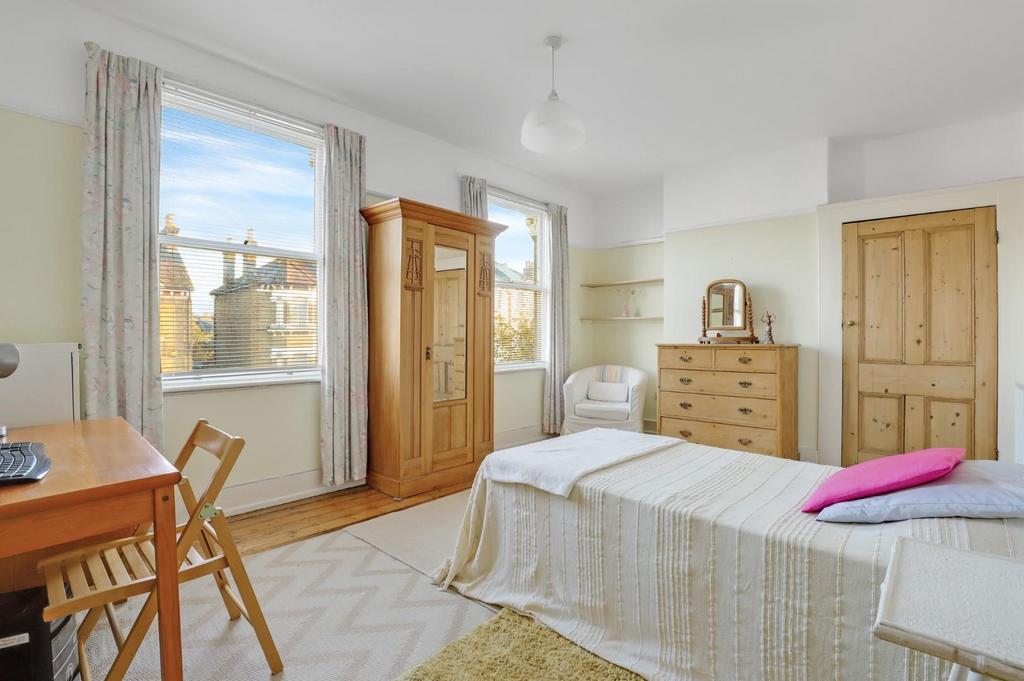 14-dab5 JHProp World - 112 Friern Road - 22.jpg
