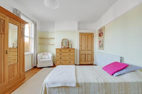 4 bedroom end of terrace house for sale, Friern Road, London