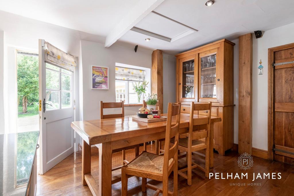 Relaxed Dining Area, Yew Tree Cottage,...