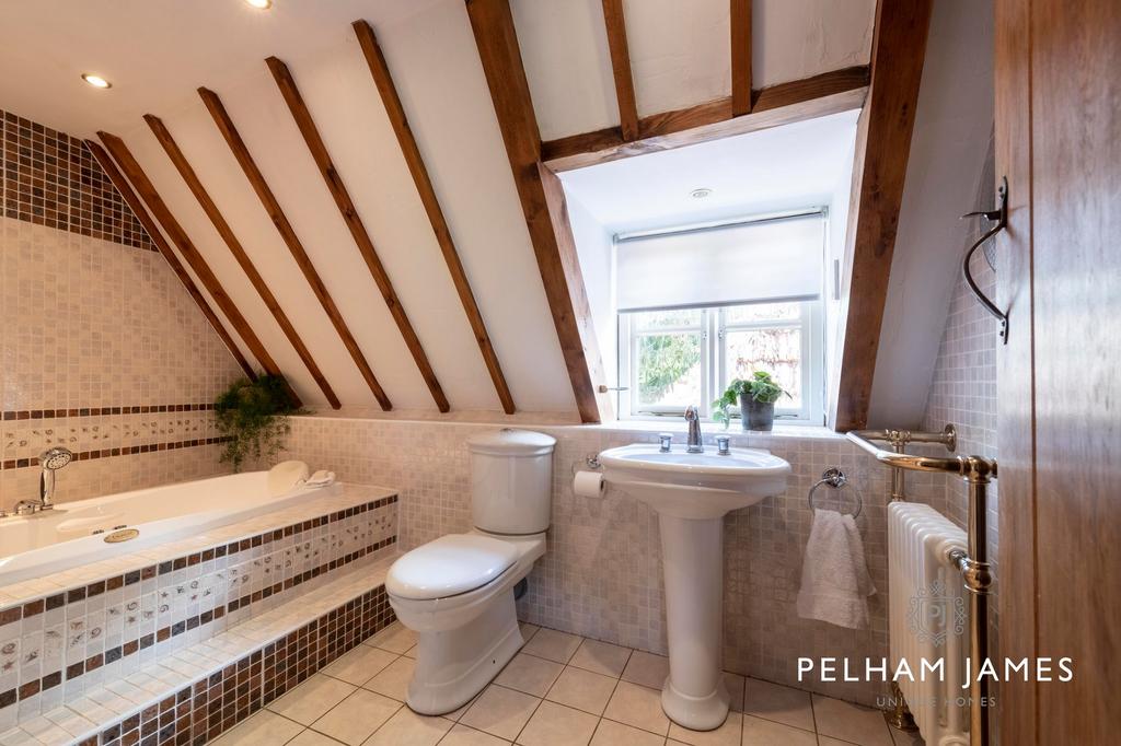 Family Bathroom, Yew Tree Cottage, Northborough